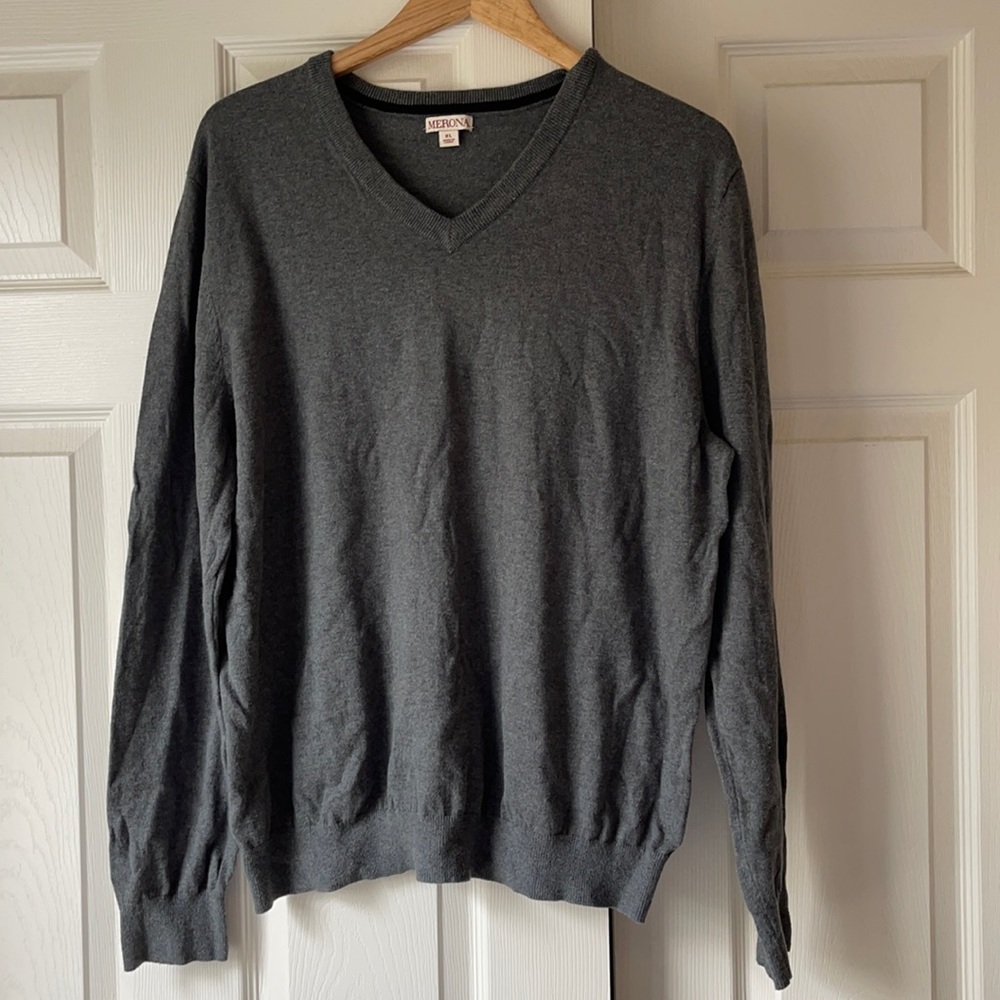 Men’s Cotton V-neck sweater